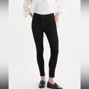 Levi’s 721 Black Skinny Jeans